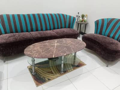 7-Seater Sofa with Table – Excellent Condition