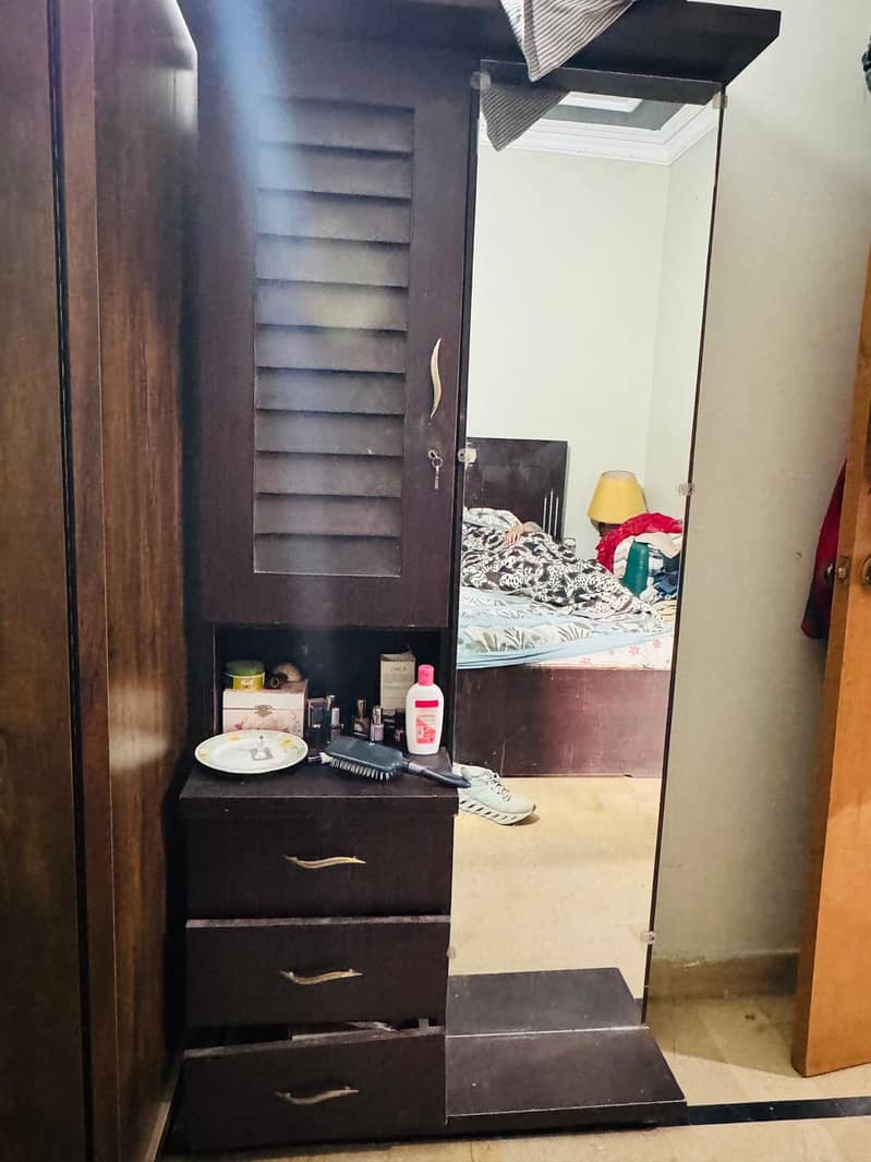 bed+ dressing table 1