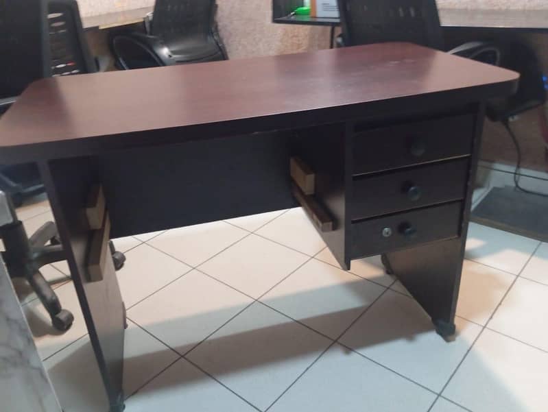 Executive / Receptionist Table 0