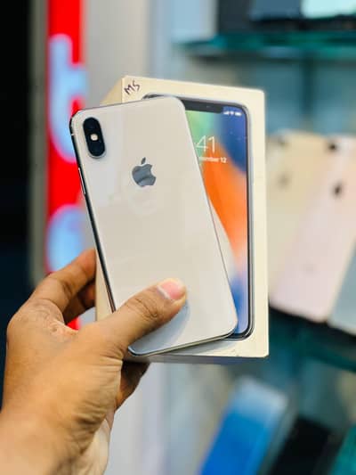 Iphone x 256gb with complete box whatsapp number 03229399419