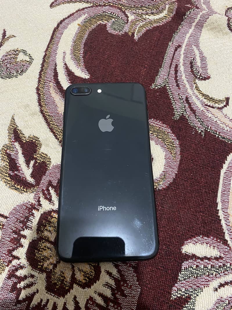 iPhone 8 PLUS 0