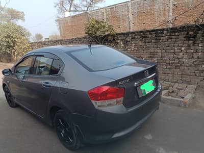 lush condition family use car