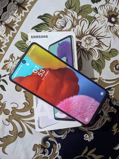 Mobile with box charger 03261163430