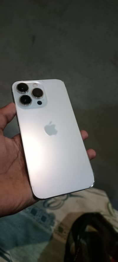 Best Mobile in my life and nice battery and picture quality