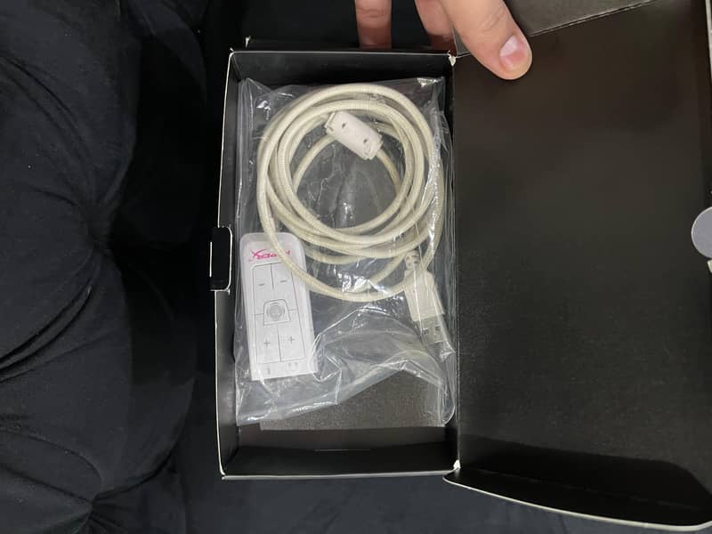 Hyper X cloud 2  white edition 3