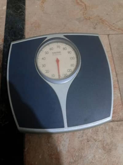 Analog Weighing Machine (Up to 130kg) – Good Condition