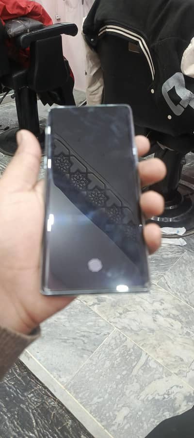 Infinix zero 40.16.   256