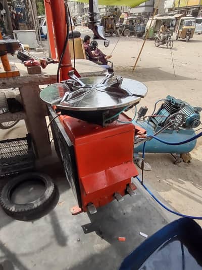 ITALIAN TYRE CHANING MACHINE PUNCTURE MACHINE  WHEEL CHANING MACHINE