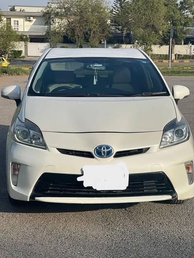 Toyota Prius Hybrid – Excellent Condition – Smooth Drive