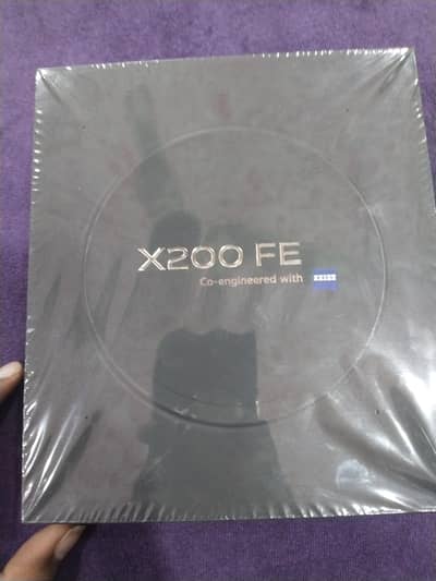 Vivo X200 Fe 12/512 just open Kiya abi 03201498125 contact only this n