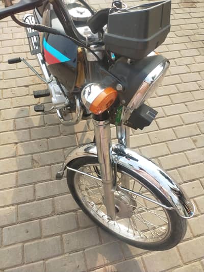 Honda 125 bike powerful and newly condition