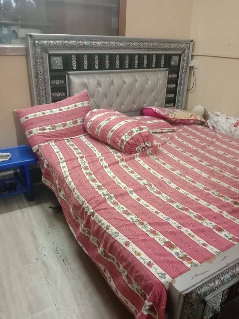 Bed dressing 2 side table sofa window 4