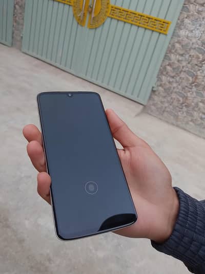 Moto Z4.128gb need money