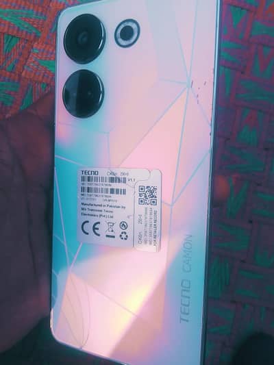 camon 20 8/256 charger + Box