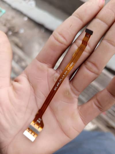 infinix smart 4 ki long display strip mujy chahiye