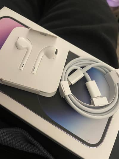 Lightening earpods/headphones