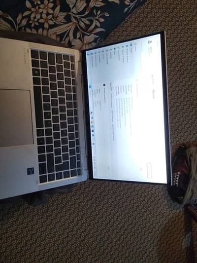 HP Elite Book 1040 G8 360 Touch Display