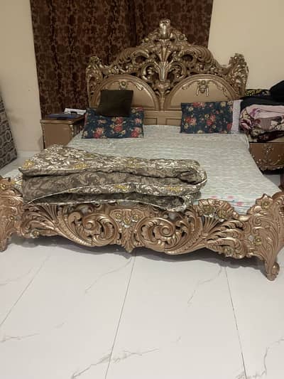 Solid bed sets with 2 side tables original chanotti bed