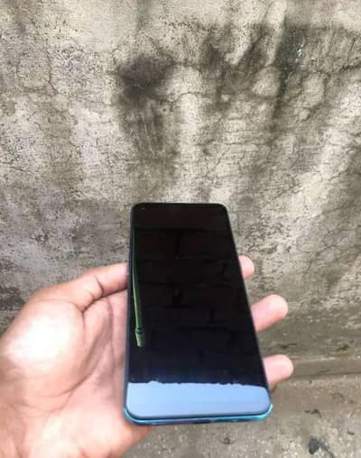 Masha Allah mobile boht acha ha koi b msla nai ha mujy koi or Lena ha