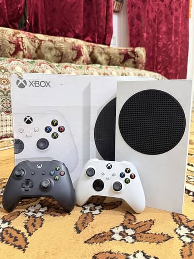 Xbox Series s with box