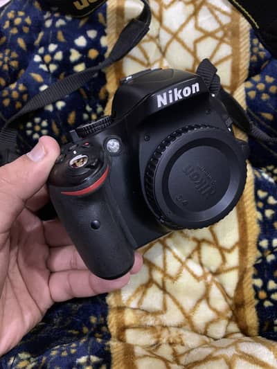 NIKON D5200 IMPORT FROM BAHRAIN 