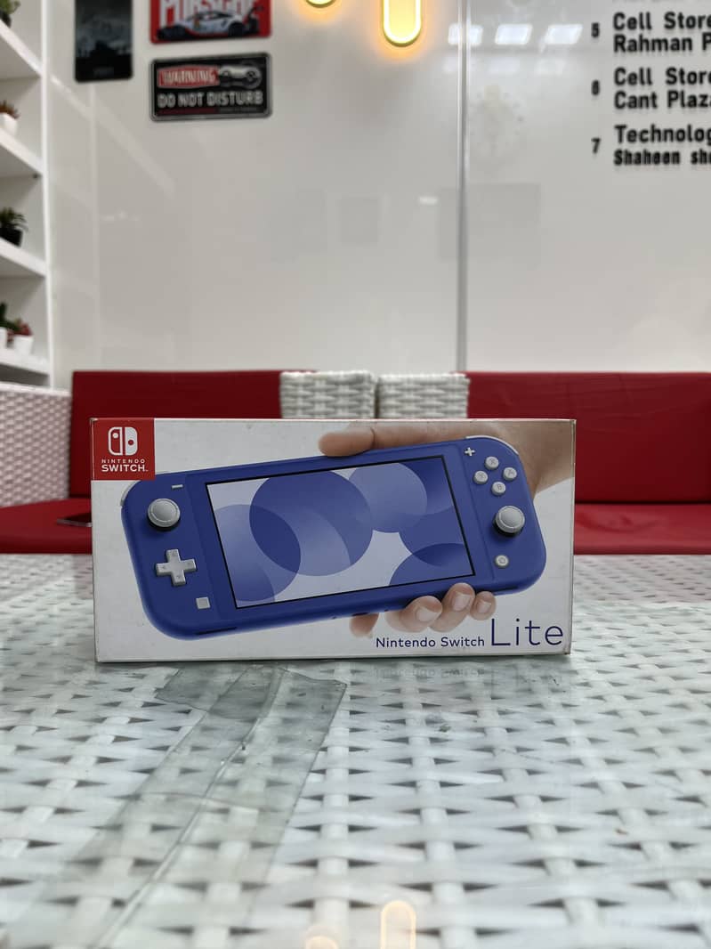 Nintendo Switch Lite 0