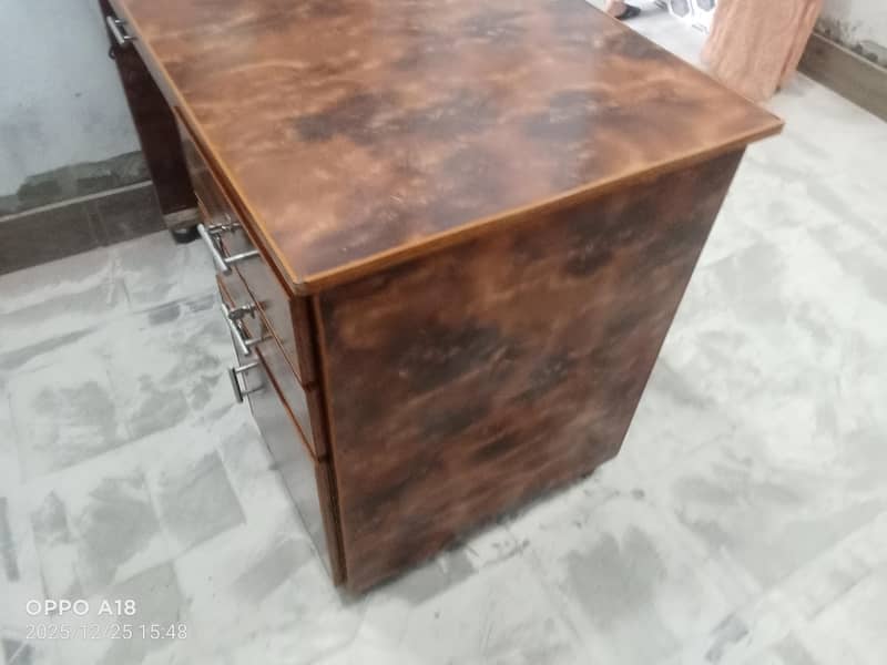 office table . use computer table 1