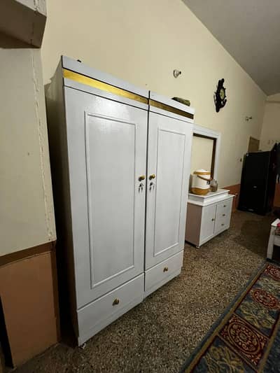 wardrobes almirah