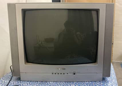 Samsung 21” CRT TV in Working Condition – Classic Box TV