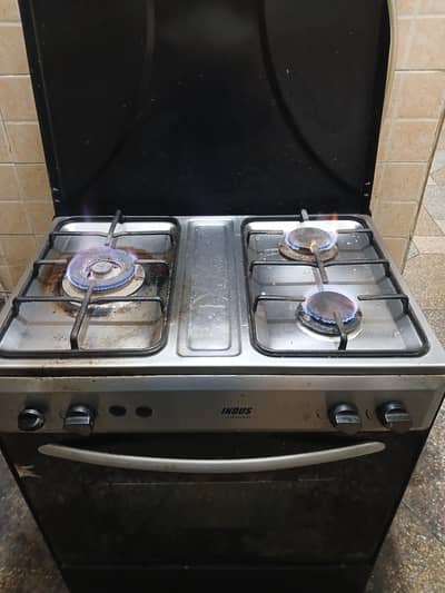 3 burner cooking range, oven, gas, urgent sale, come fast, good price