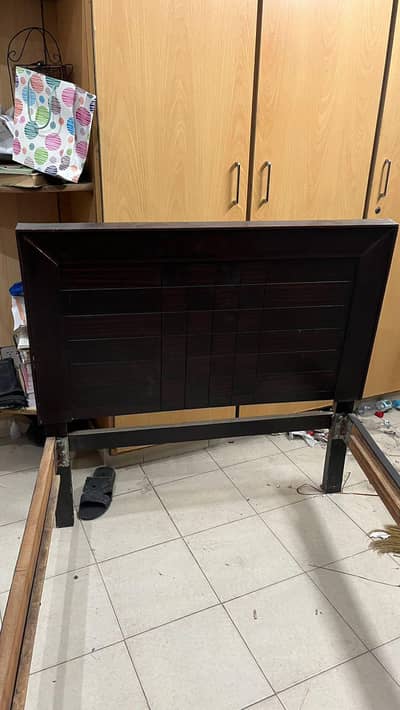 WOODEN SINGLE BED FOR SALE
