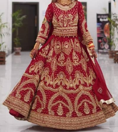 Traditional Bridal Lhnga 