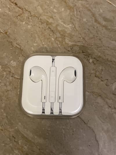 Original Apple Wire Headphones in Original box