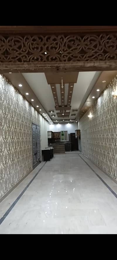 400sqyd Commercial Space Single & Multiple Showrooms, Ideal For Brands