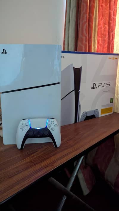 Ps5 1 TB latest model 10/10 full box