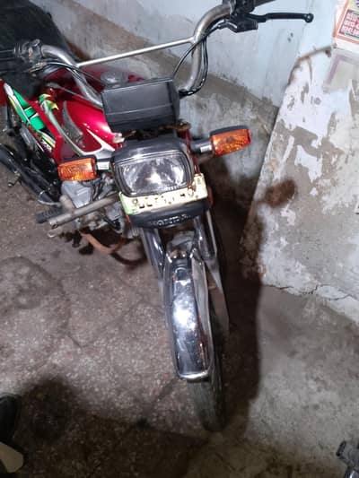 CD70 model 2018 like new condition urgent sale