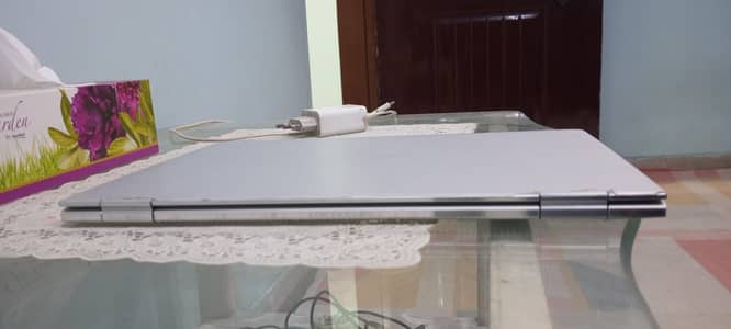 Hp elitebook 1030 ×360 i5 7gen 8gb 256ssd