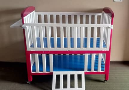 Baby cot availble 10 /10