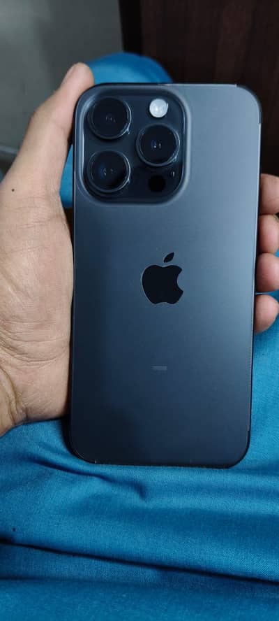 Apple Iphone 15 pro sealed water pack 10/10 condition