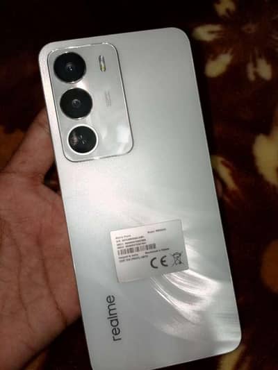 iam selling a Mobile phone on olx realme C71 6-128GB VARIENT