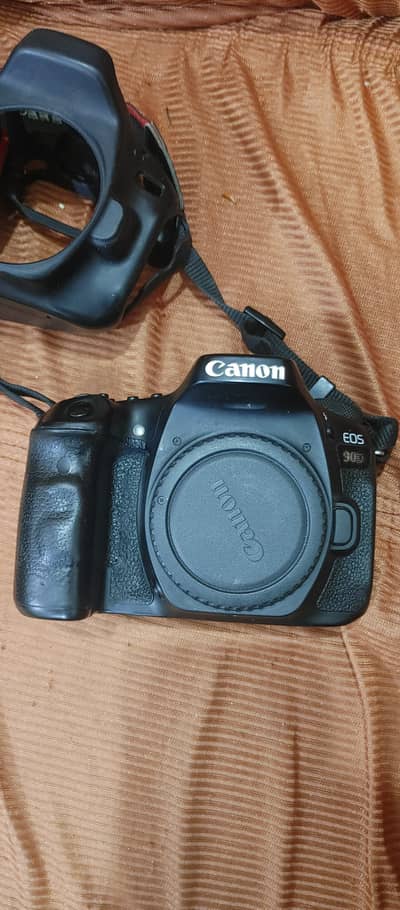 Canon 90D body with 2 original battery + charger