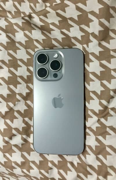IPHONE 15 pro (256GB FU)
