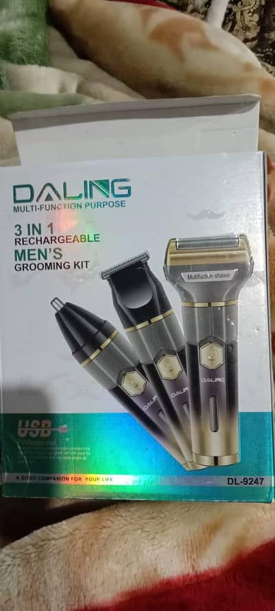 Beard shaver and Nose clippers rechargeable Mens  grooming kit