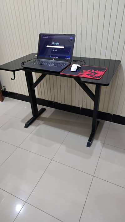 Used Desktop Computer Table for Sale – Ideal for Gaming & Office Use