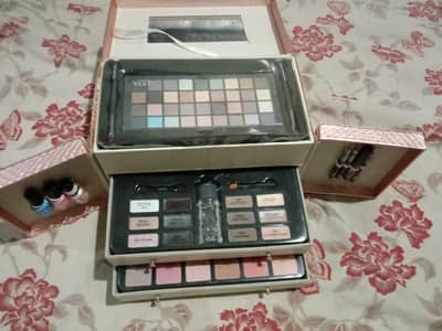 makeup all accessories