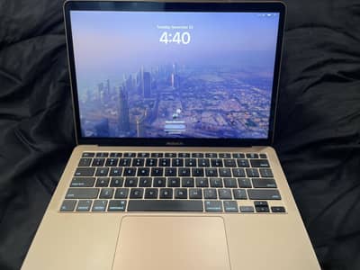 MacBook Air 13-inch Retina | condition Like New | Low cycles