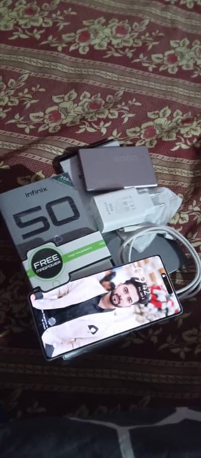 all ok h koi problem ni h 12+ 12 ram h our 256 GB storage