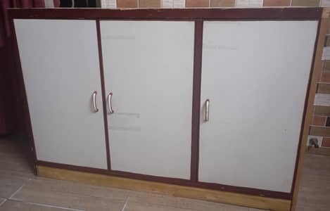 Floor 3-Door Cupboard