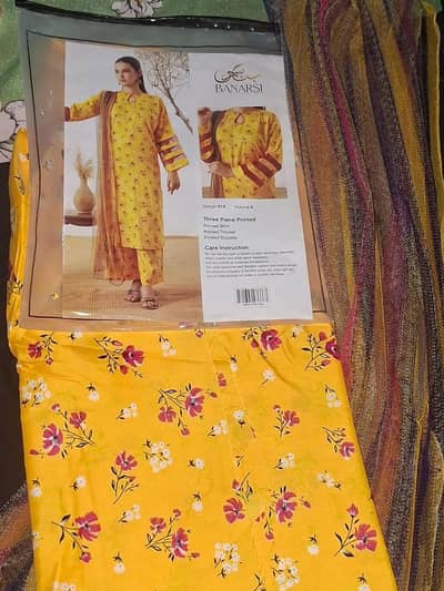 3 pcs women's unstitched printed  suit
