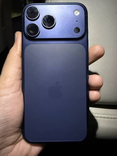 Iphone 17 pro max 2tb locked deep blue